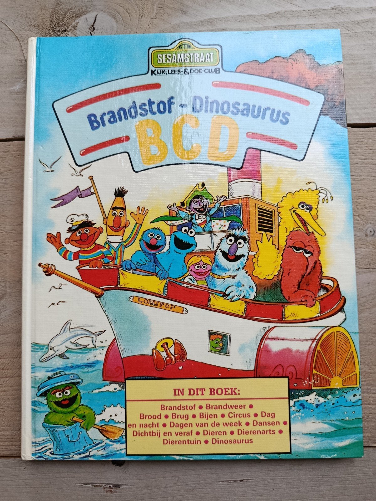 Sesamstraat Brandstof - Dinosaurus BCD Boek, Ophalen of Verzenden, Zo goed als nieuw, Sesamstraat, Fictie algemeen