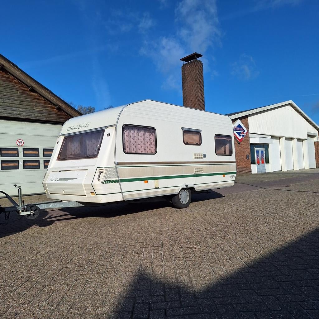 Chateau La Car 460, Voortent, Vast bed XL, 4 a 5 Persoons, Caravans en Kamperen, Caravans, Chateau, Treinzit, 750 - 1000 kg, 4 tot 5 meter