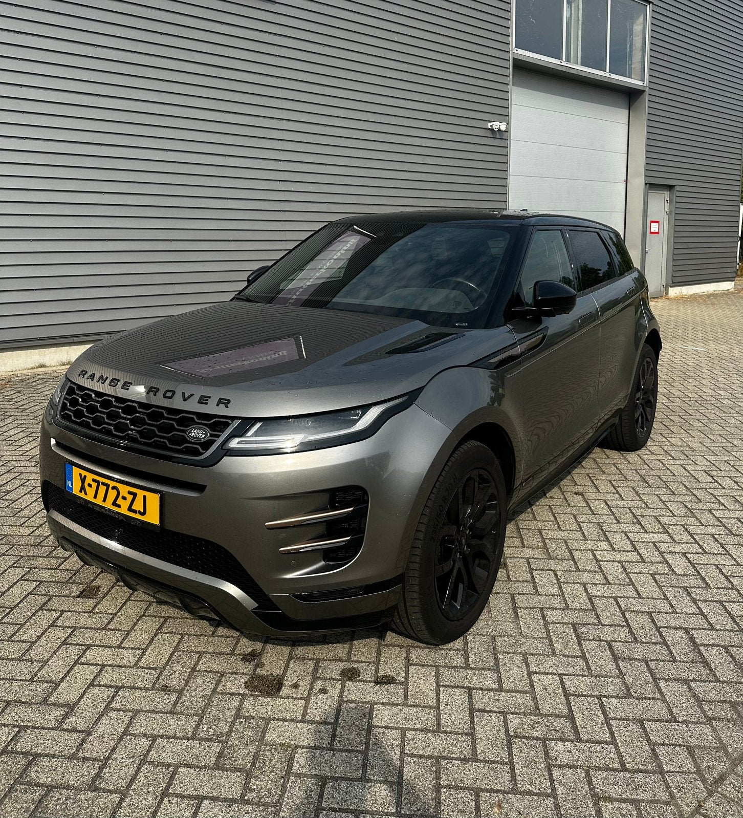 Land Rover Range Rover Evoque P200 200pk AWD Aut 2019 Grijs, Auto's, 1800 kg, 1800 kg, 4 cilinders, Bedrijf