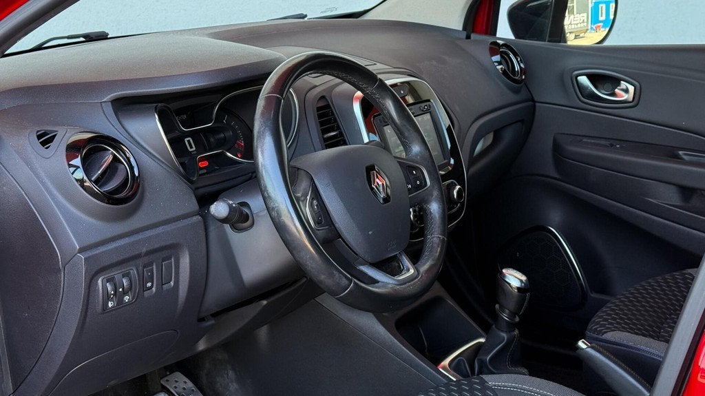 Renault Captur 1.3 TCe  Climatecontrol  Navigatie, Voorwielaandrijving, Gebruikt, 4 cilinders, 1226 kg