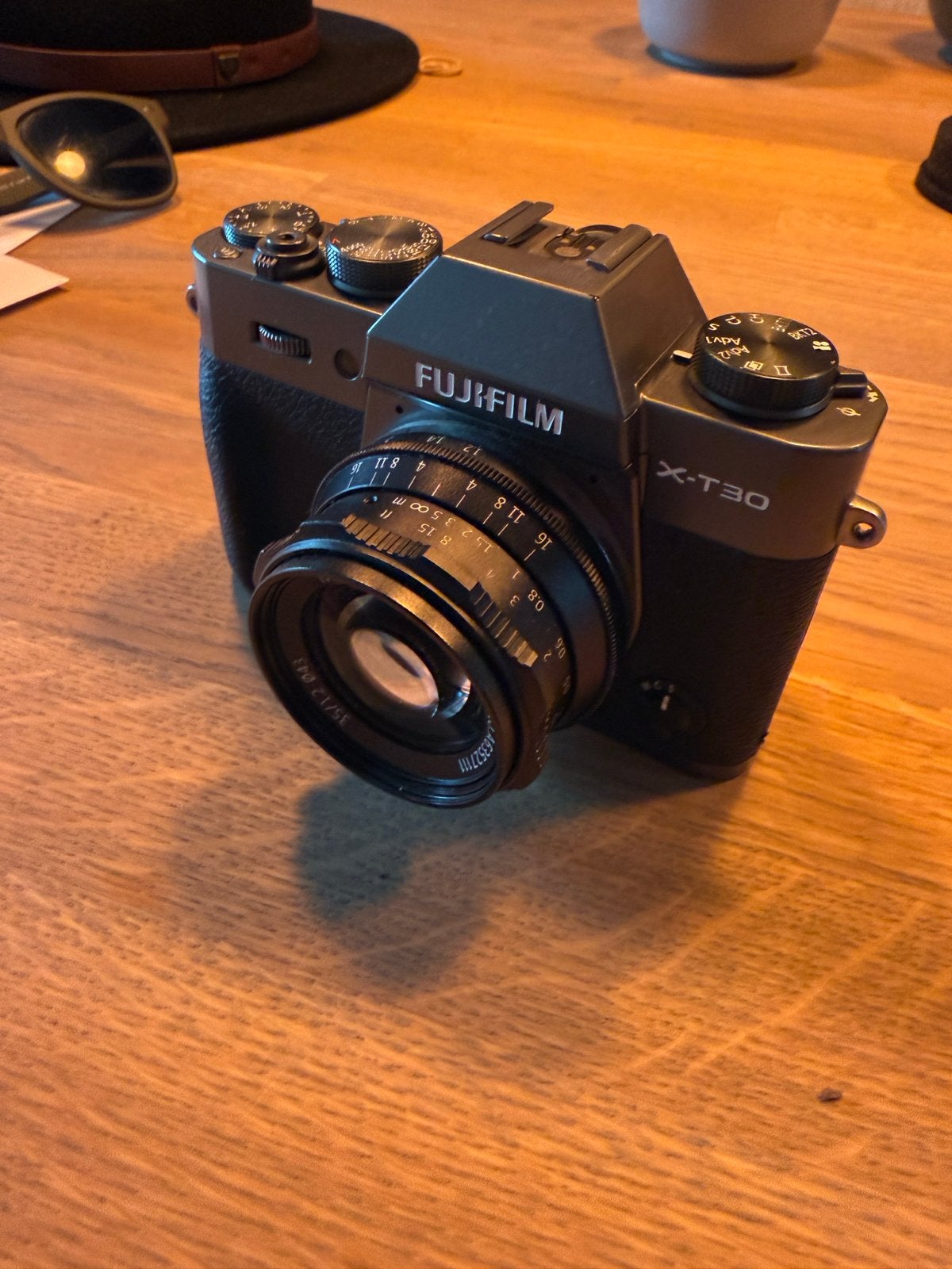 Fujifilm X-T30 - 7artisans 35mm f1.2  2 accu's en dual lader, Spiegelreflex, Ophalen of Verzenden, Zo goed als nieuw, Fuji