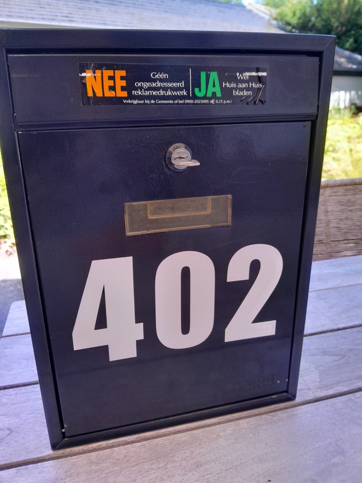 Nette brievenbus, PostNL norm, met sleutel, Ophalen of Verzenden, Zo goed als nieuw, IJzer, Wandbrievenbus