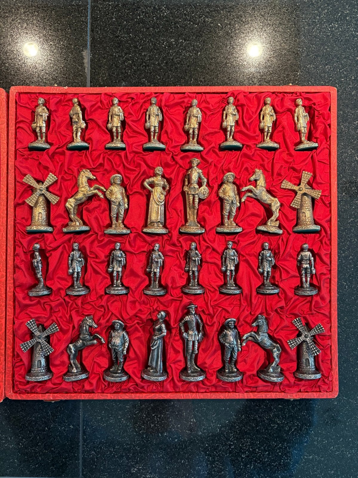 Uniek schaakspel met Nederlandse themafiguren, Ophalen of Verzenden, Gebruikt