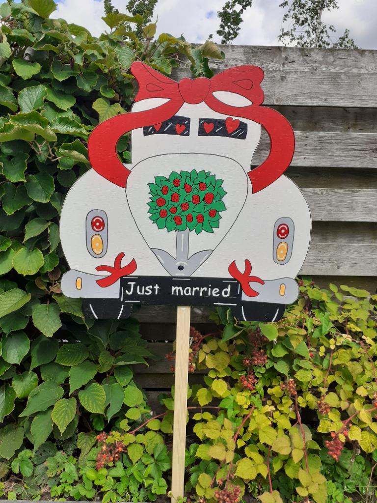 Te koop: tuinbord Just married/pas getrouwd, Ophalen
