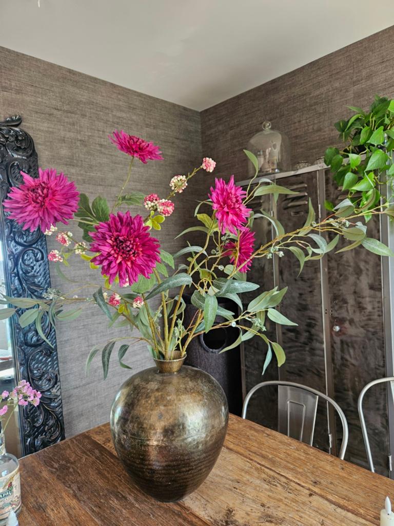 Grote bronskleurige vaas met kunstbloemen, Ophalen, Overige materialen, Overige kleuren, Zo goed als nieuw
