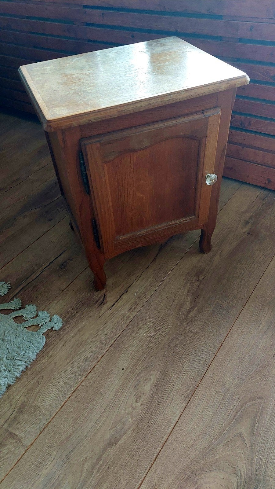 Vintage houten nachtkastje met deurtje, Ophalen