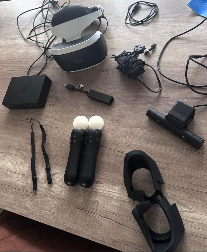 Zo goed als nieuw..Sony VR bril met controllers, Ophalen of Verzenden, Zo goed als nieuw, VR-bril, Sony PlayStation