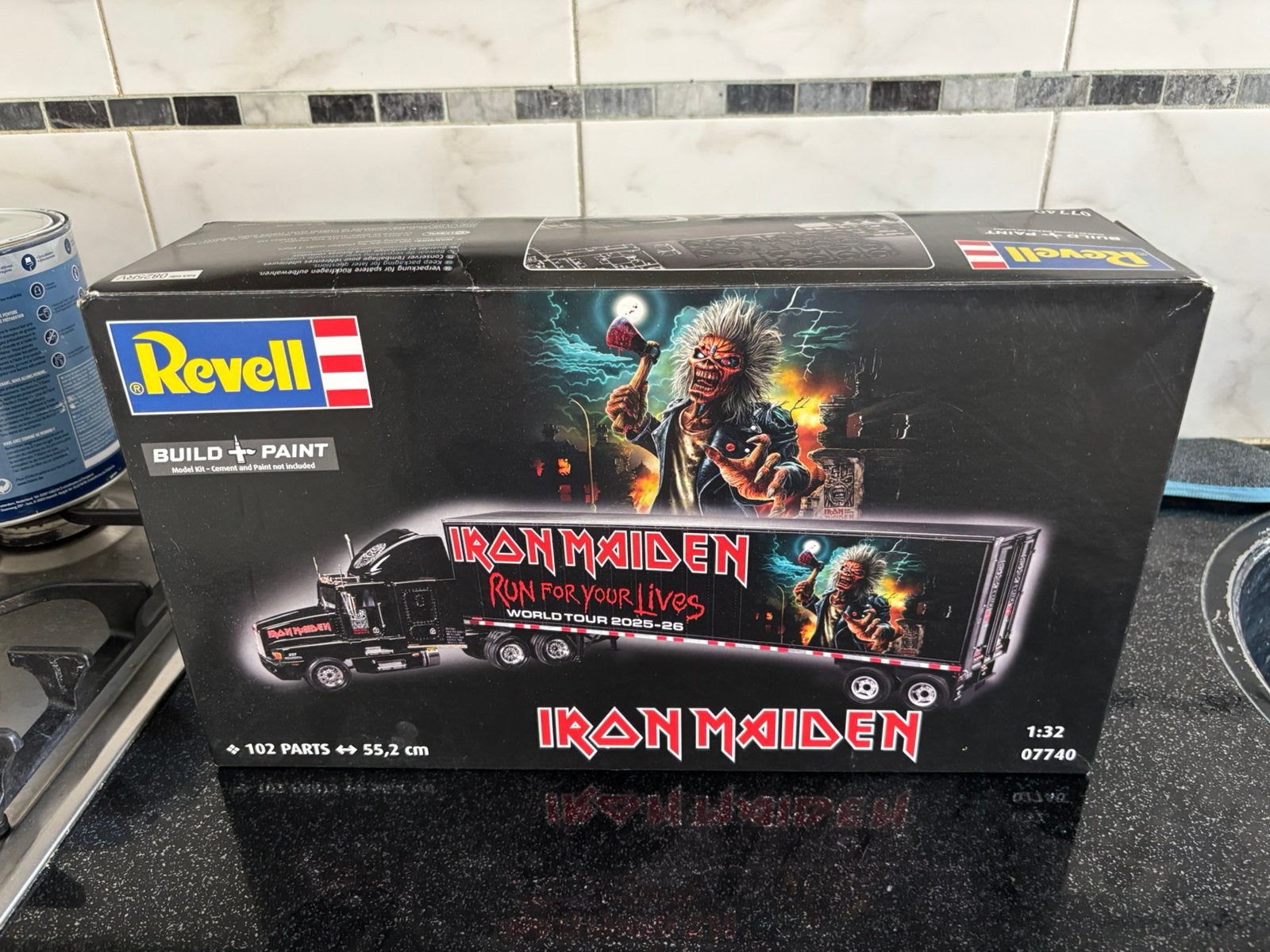 T.k.a. Revell Iron Maiden truck 1:32, Hobby en Vrije tijd, Modelbouw | Auto's en Voertuigen, Ophalen of Verzenden, Zo goed als nieuw