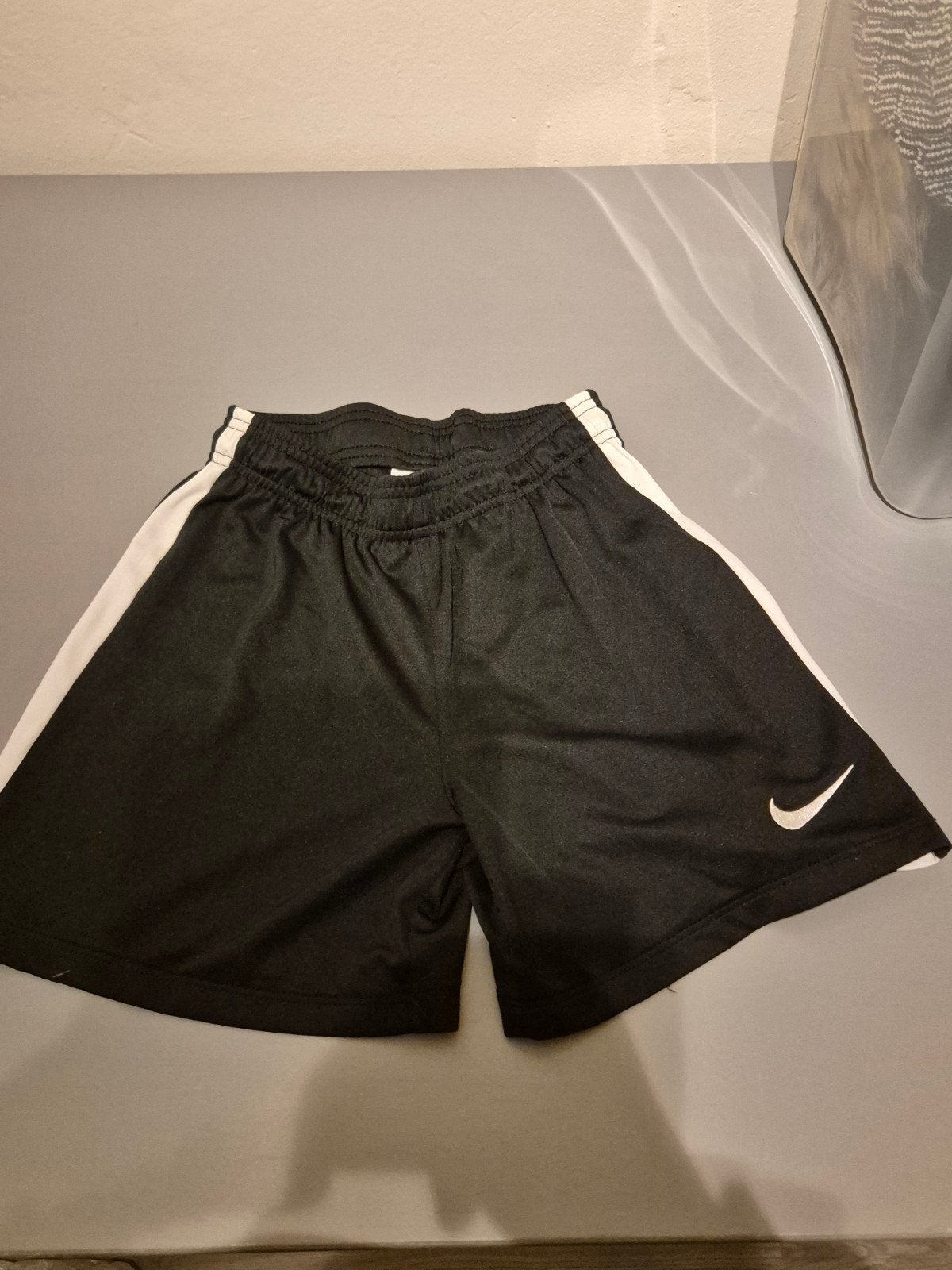 Nike sportbroekje - Zwart met wit, Maat 38/40 (M), Zwart, Nike, Ophalen of Verzenden