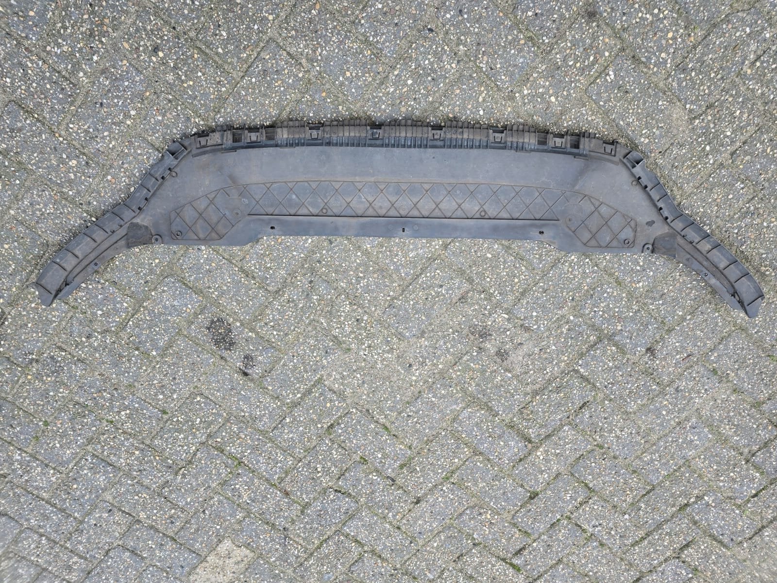 VW Taigo 2G7 2020+ Onderlip Voorbumper 2G7807837, Gebruikt, Volkswagen, Volkswagen AG, Berliner Ring 2
38440  Wolfsburg, DE
