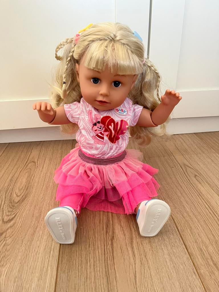 Baby Born Grote Zus Carla - Beweegbare Gewrichten, Ophalen of Verzenden, Zo goed als nieuw, Babypop