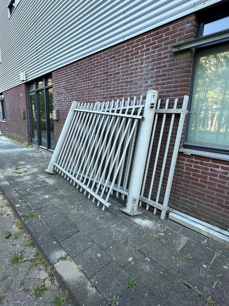 Hekwerk gedemonteerd, Ophalen, Zo goed als nieuw, IJzer
