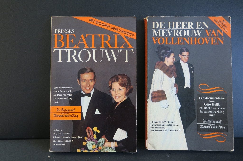 2 Boeken: Prinses Beatrix trouwt/ Dhr en Mw van Vollenhoven, Ophalen of Verzenden, Gebruikt, Nederland, Tijdschrift of Boek