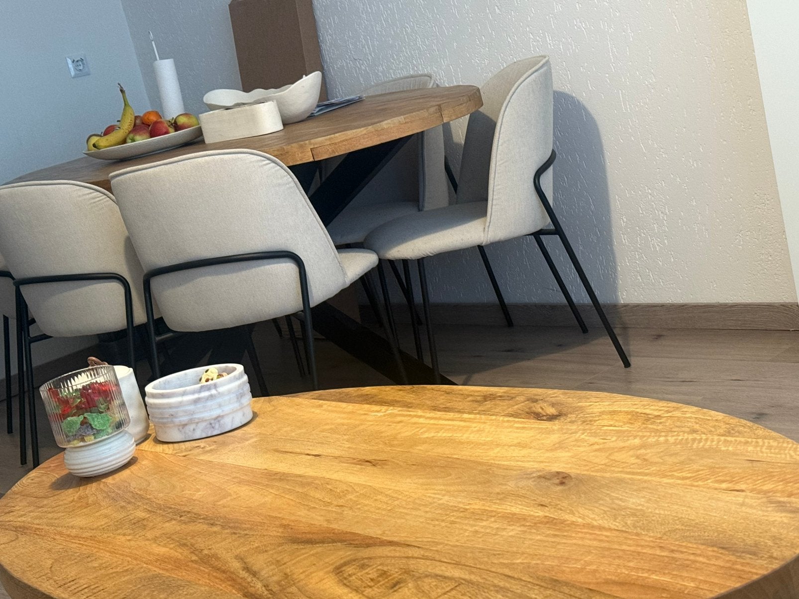 Eettafel en salontafel, Ophalen
