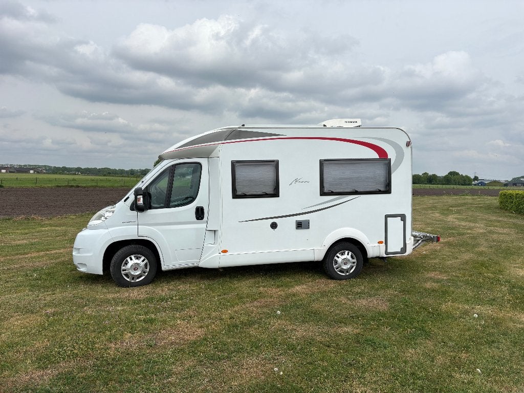 Camper Burstner Nexxo 569T, Caravans en Kamperen, Ringverwarming, Treinzit, Tot en met 3, Particulier