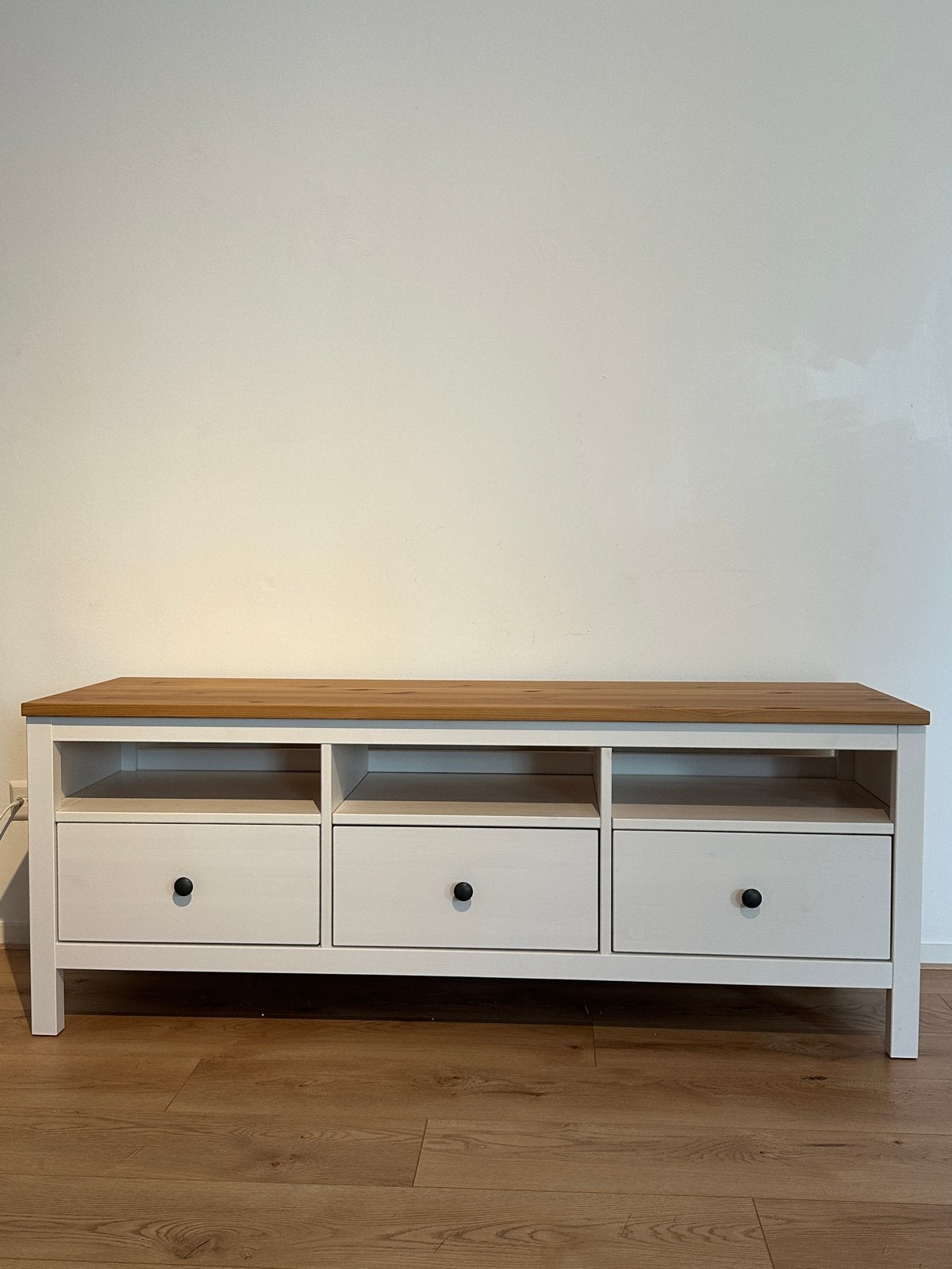 IKEA HEMNES TV Bench - White, Ophalen, Gebruikt, 100 tot 150 cm, Minder dan 100 cm