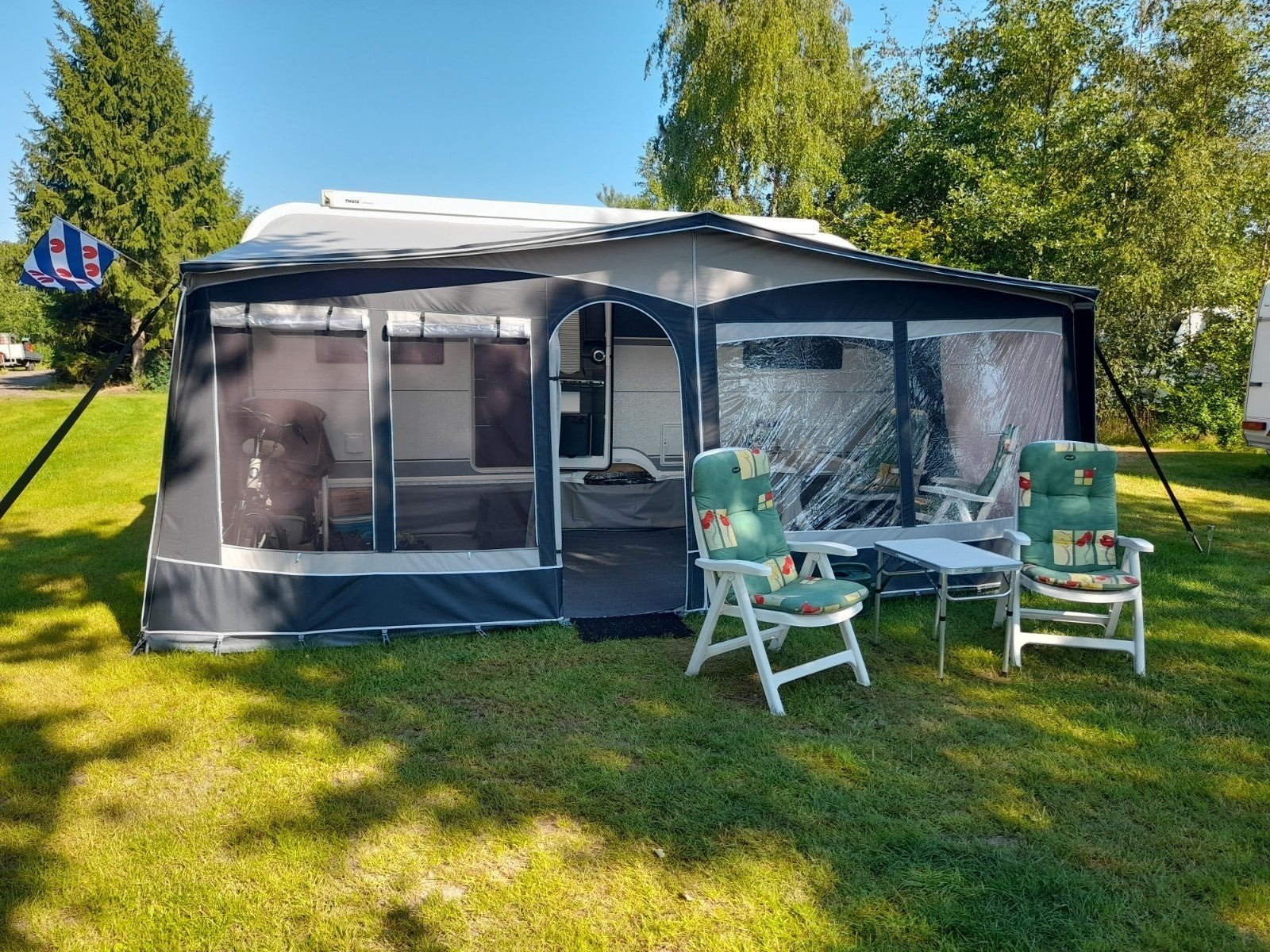Hobby 540 ul  mover, luifel, voortent, te bezich in Wateren, 2 aparte bedden, Rondzit, Hobby, Schokbreker
