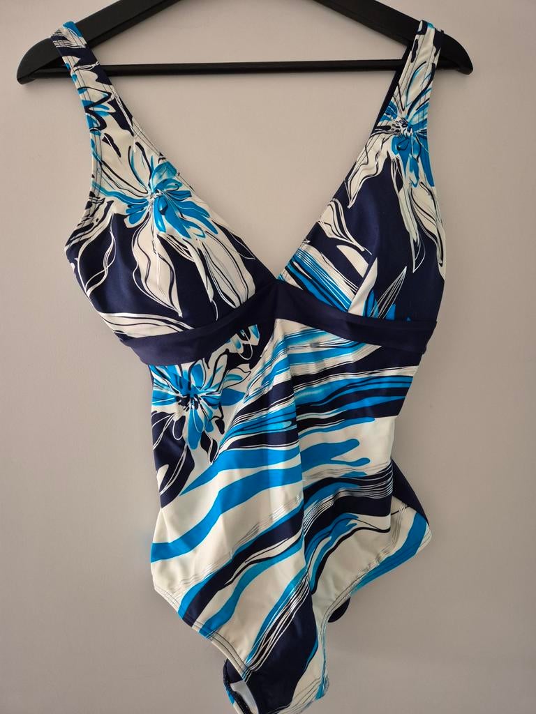 Prachtig  badpak  van livera  maat  44, Kleding | Dames, Badmode en Zwemkleding, Ophalen of Verzenden, Zo goed als nieuw, Zwart