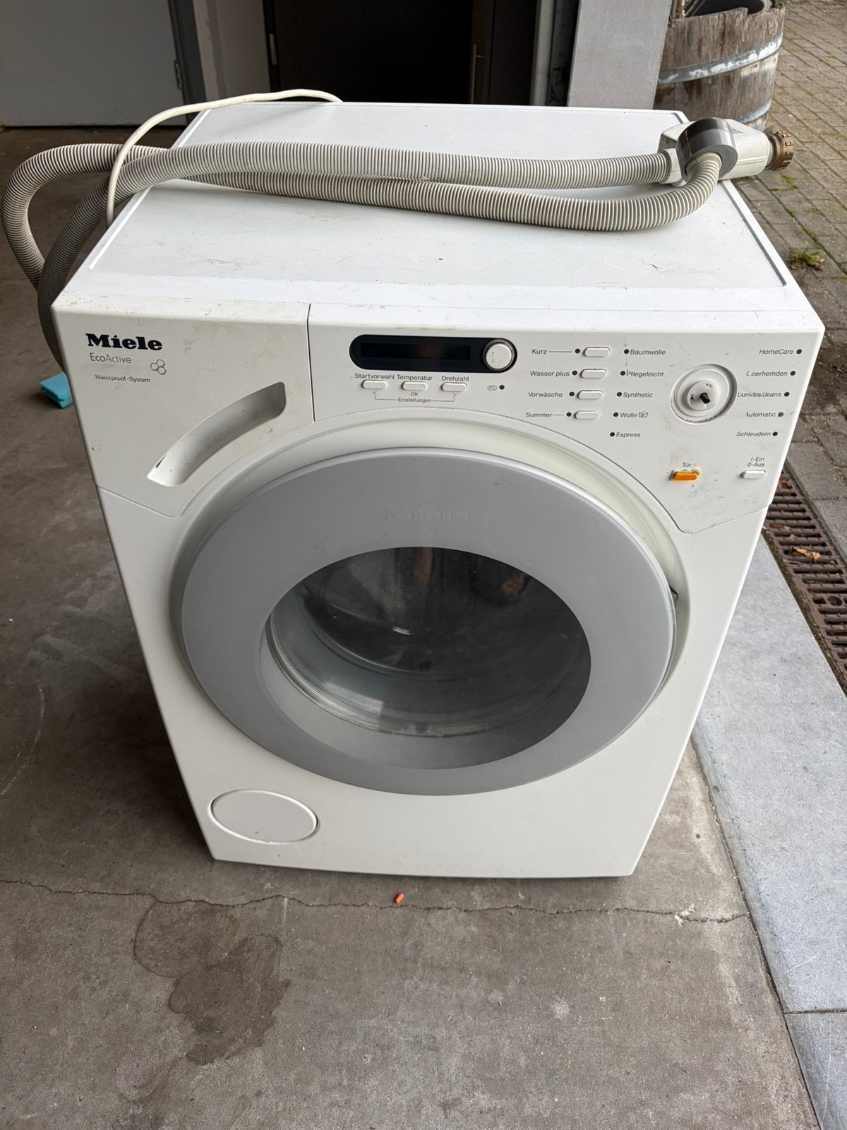Miele wasmachine – inclusief AquaStop slang, Ophalen, Zo goed als nieuw, 1200 tot 1600 toeren, Voorlader
