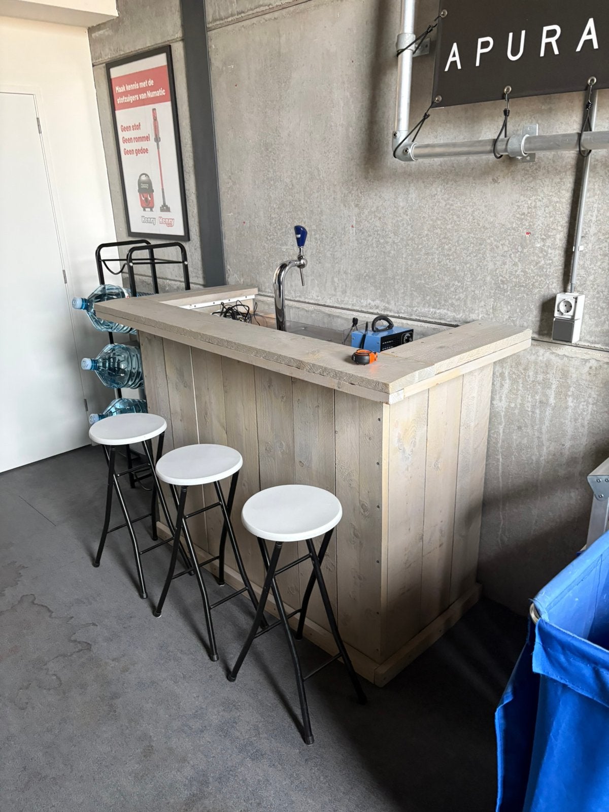 Steigerhouten bar, Huis en Inrichting, Barren, Ophalen, Zo goed als nieuw