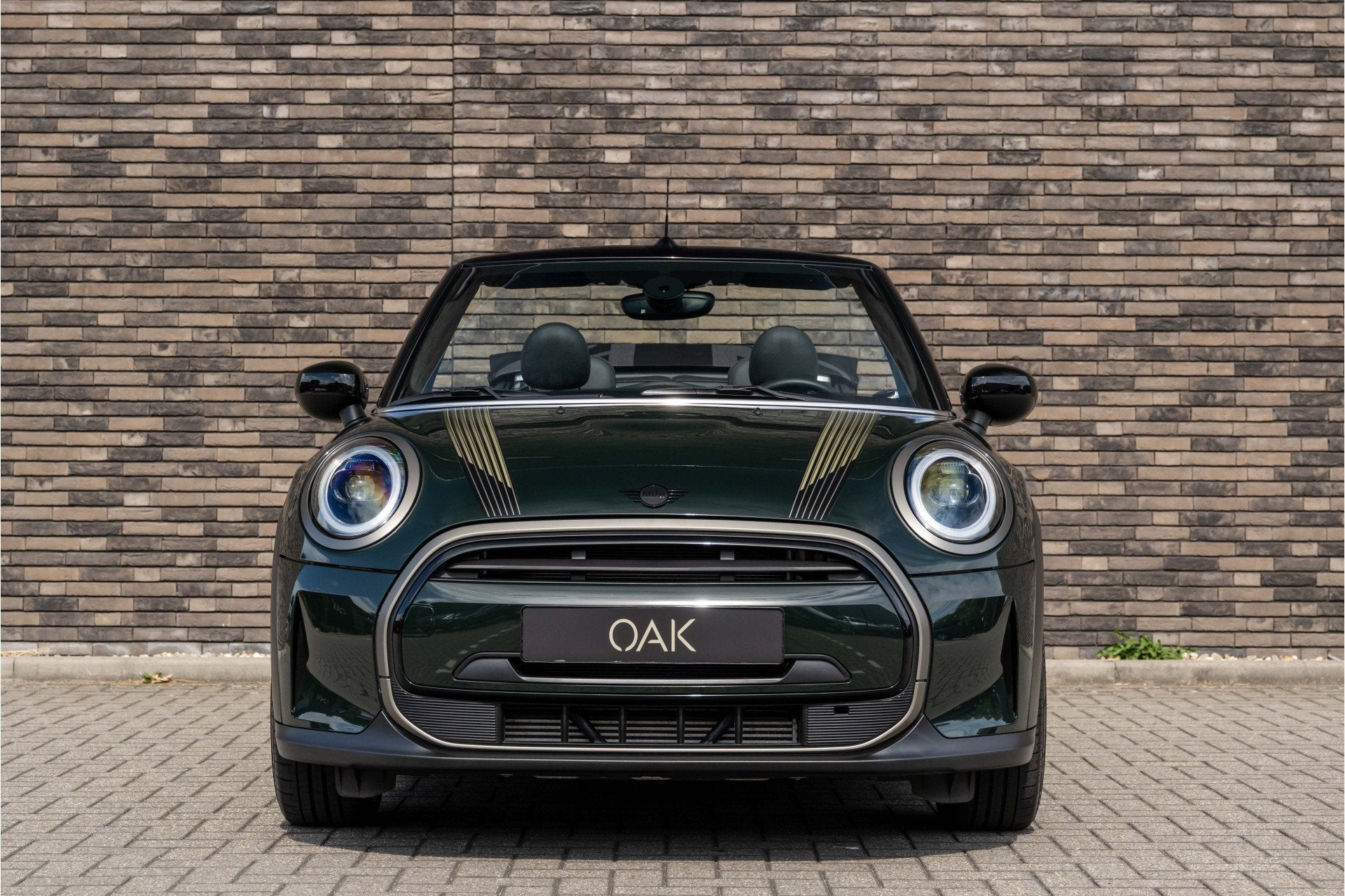 MINI Cooper Cabrio 1.5 Aut. Resolute Edition | Navigatie | L, 136 pk, Gebruikt, Zwart, 4 stoelen