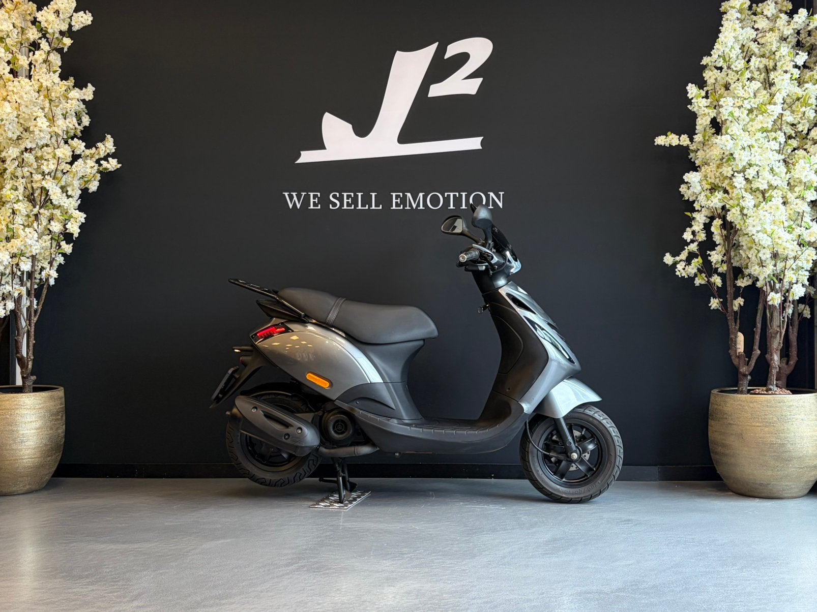Piaggio Zip | Agaat Grijs | Brom | 2023 | 6579 km | 1 eig, Overige modellen, ., Maximaal 45 km/u, Ophalen of Verzenden