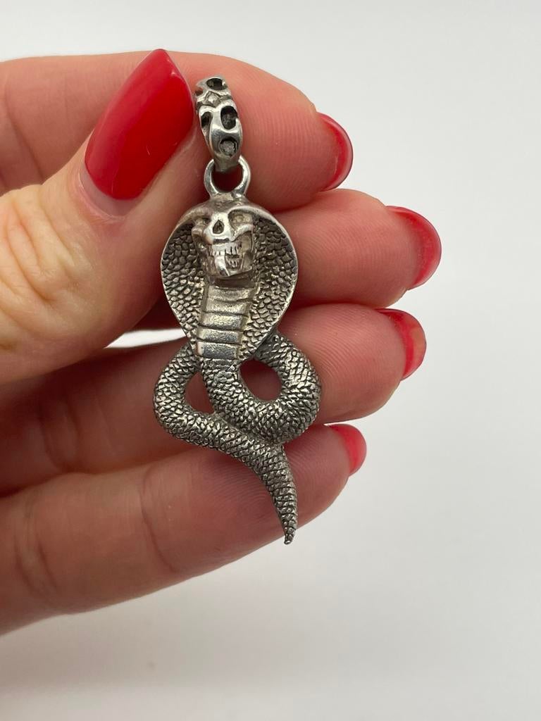 D872 Prachtige zilveren hanger slang, Overige voorstellingen, Ophalen of Verzenden, X, Zilver