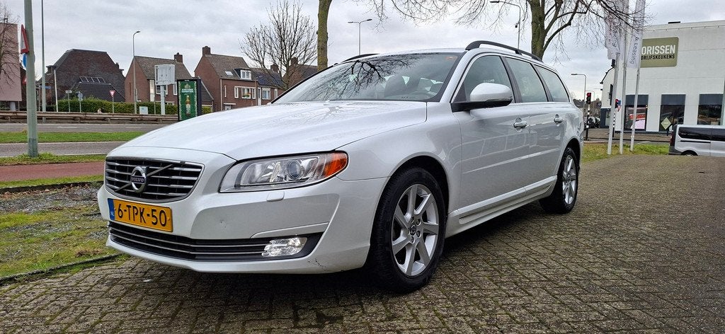 Volvo V70 1.6 T4 Nordic+ voll. onderhouden + vol opties!, Auto's, Gebruikt, Zwart, 1481 kg, Wit
