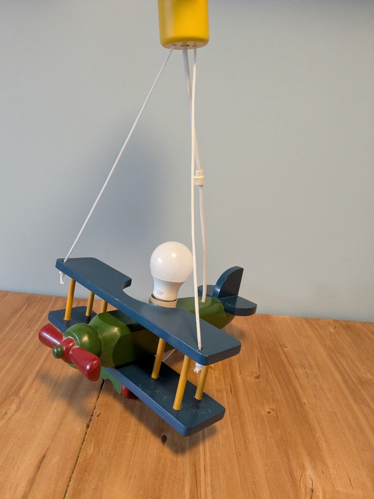 Houten Hanglamp Vliegtuig E27 Fitting Kinderkamer, Ophalen, Zo goed als nieuw, Ophangbaar, Meerkleurig