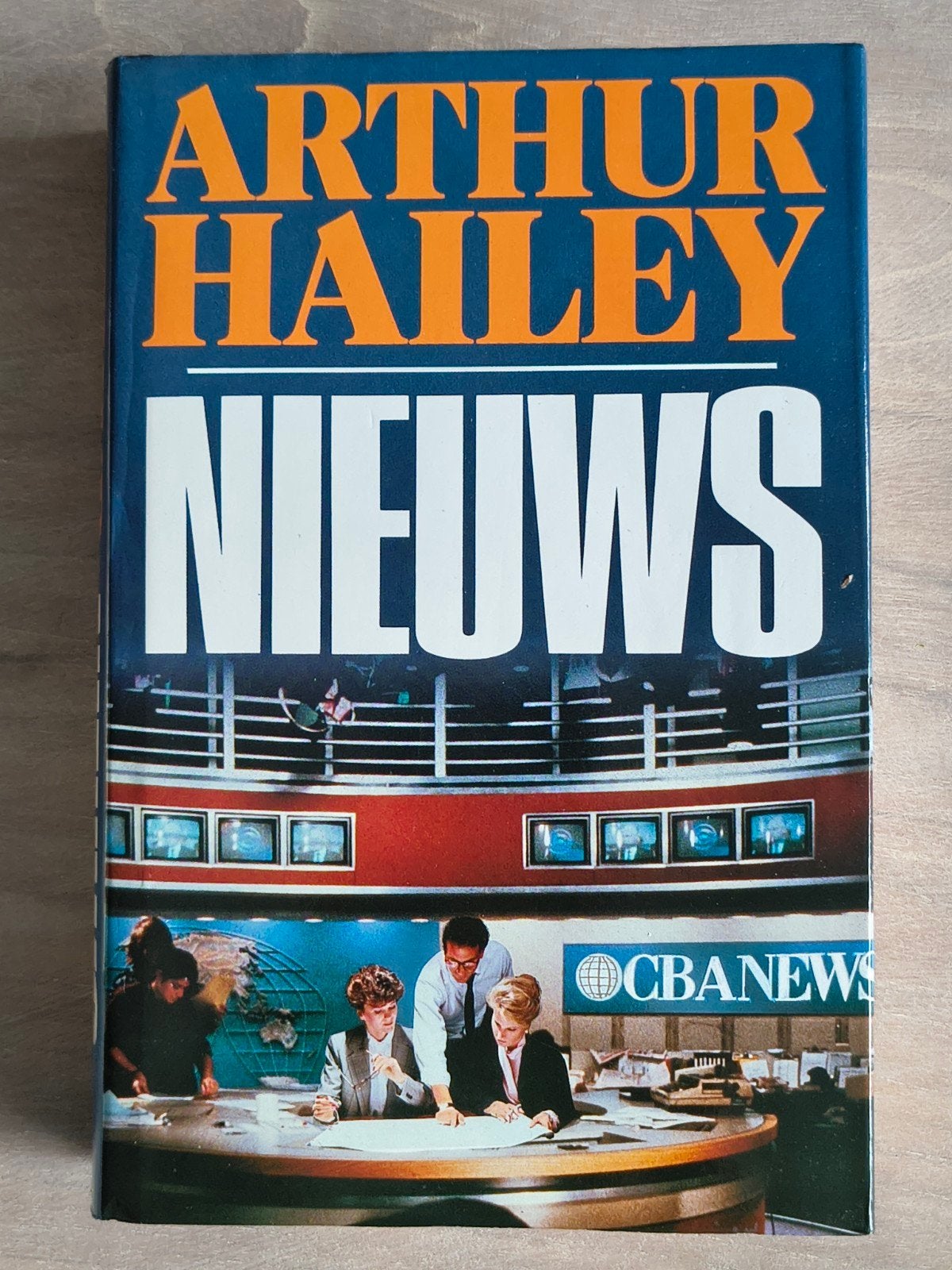 Arthur Hailey - Nieuws (Hardcover), Ophalen of Verzenden, Gelezen, Arthur Hailey, Nederland