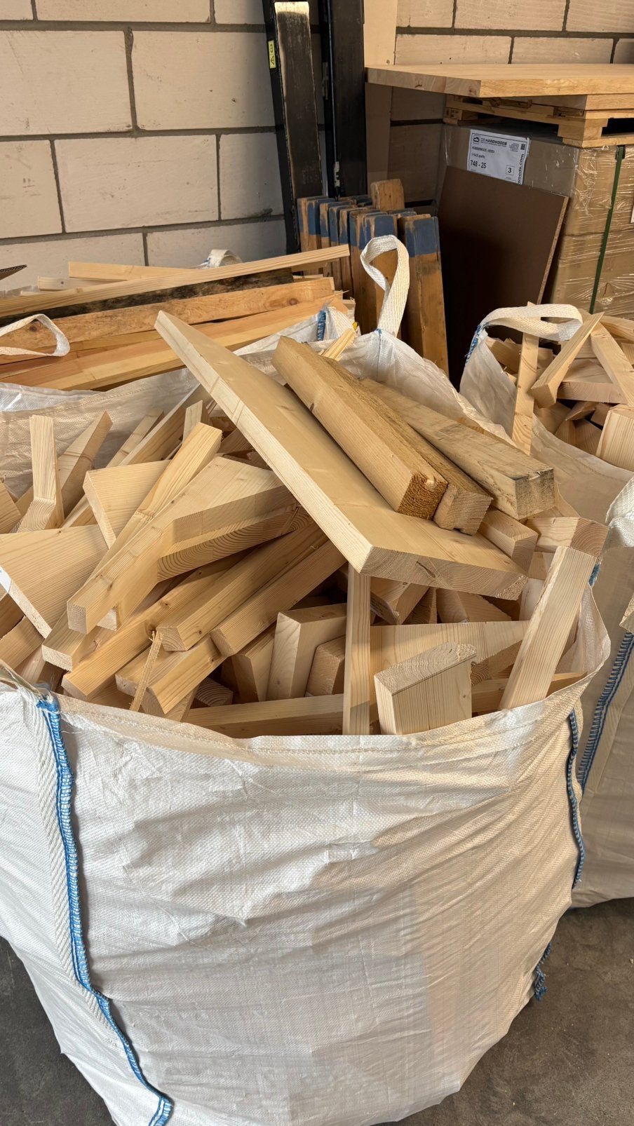 Vuren brandhout voor een bodemprijs, Tuin en Terras, Minder dan 3 m³, Ophalen, Overige houtsoorten, Blokken