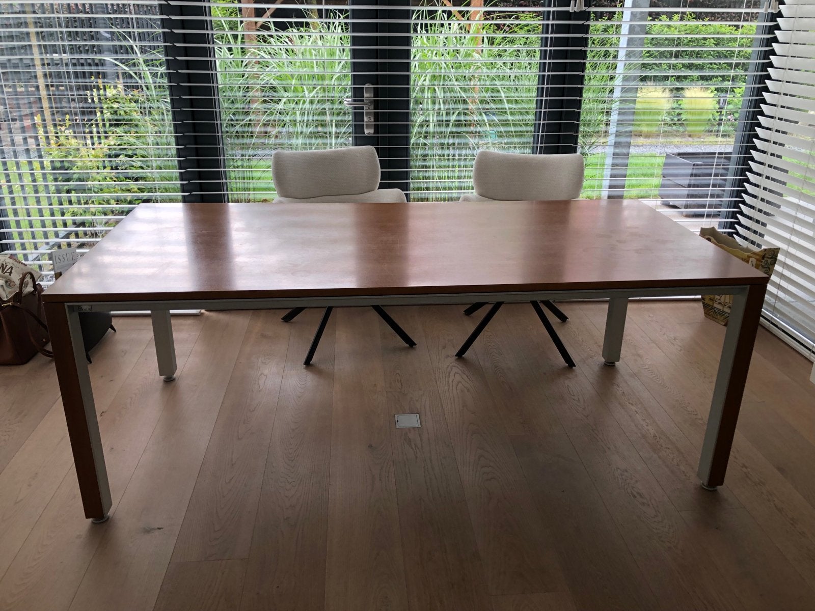 Leolux eettafel, van 200 x 90 cm, Huis en Inrichting, Tafels | Eettafels, Ophalen, Gebruikt, 200 cm of meer, 50 tot 100 cm