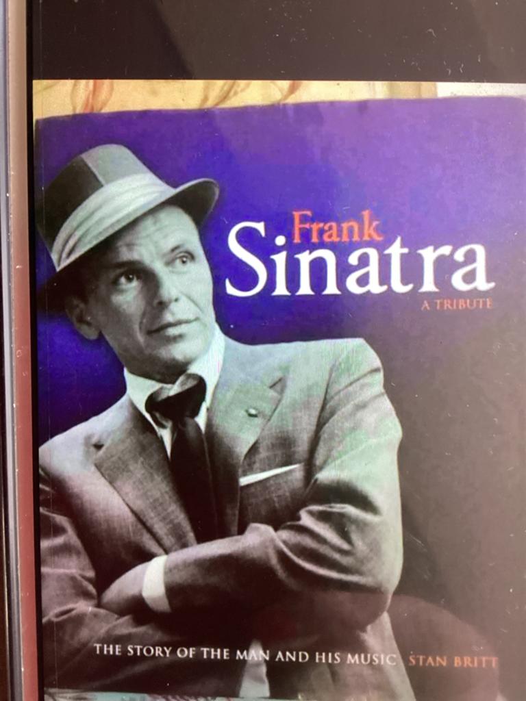 Frank Sinatra: A Tribute - Het verhaal van de man en zijn mu, Boeken, Ophalen of Verzenden, Zo goed als nieuw, Artiest