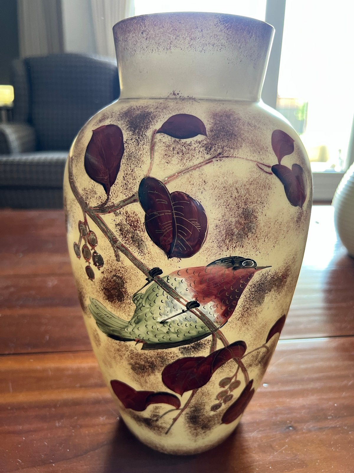 Decoratieve vaas van opaline glas met vogel en bladeren, Ophalen