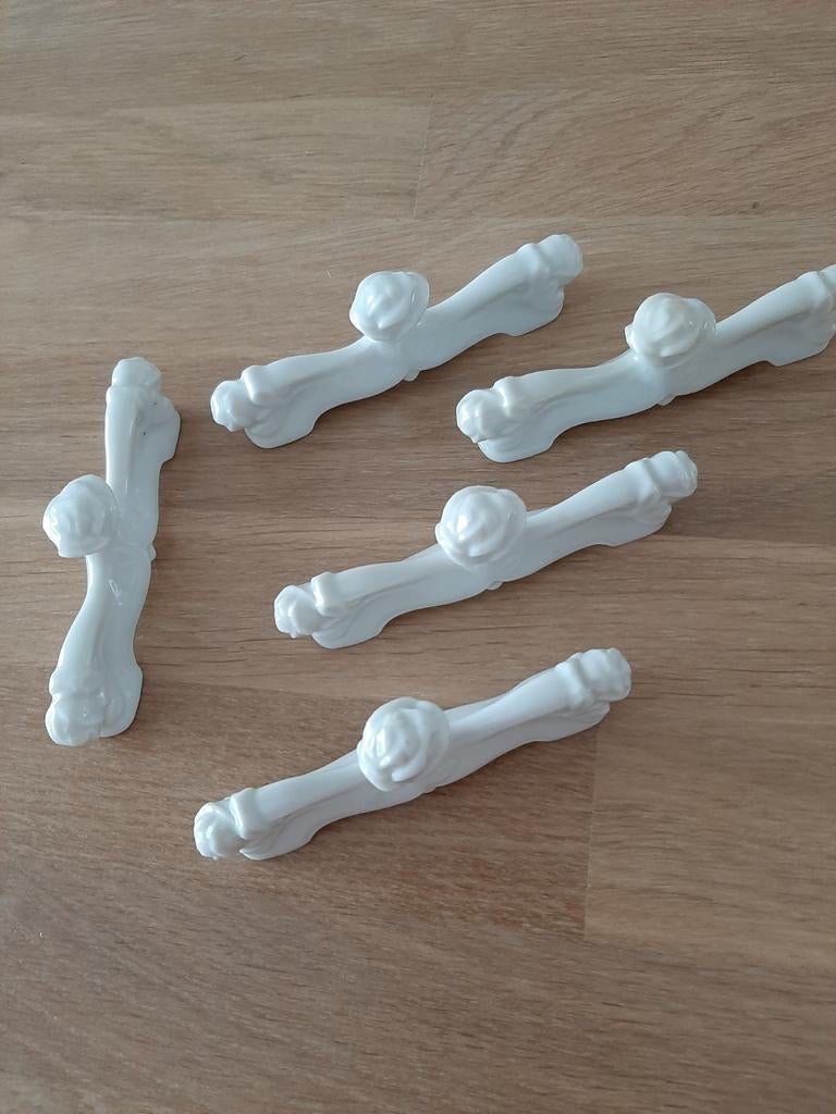 Set van 5 porseleinen messenleggers met roosmotief, Ophalen of Verzenden