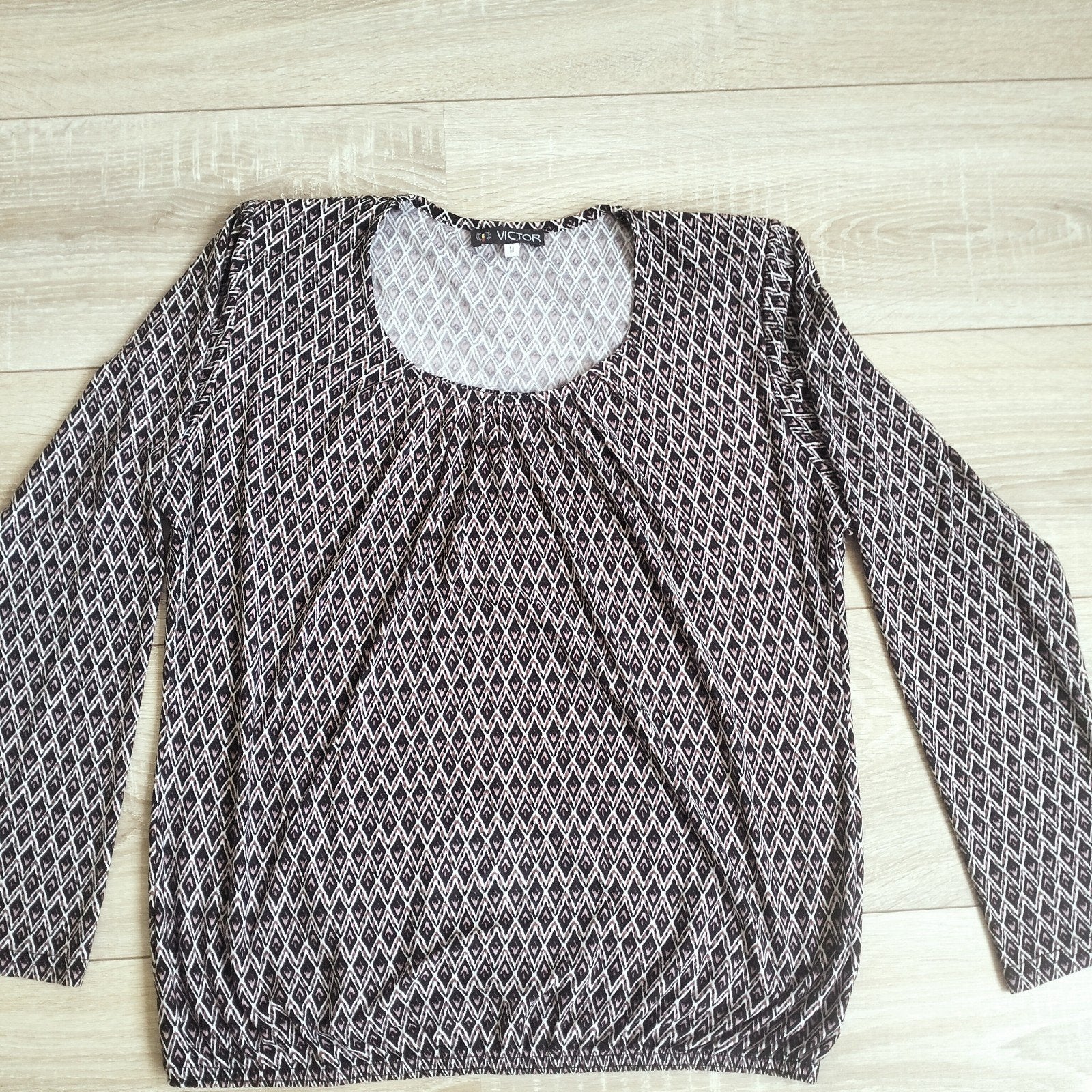 VICTOR top lange mouw zwart met wit en rose print  mt m, Maat 38/40 (M), Zwart, Ophalen of Verzenden, Lange mouw