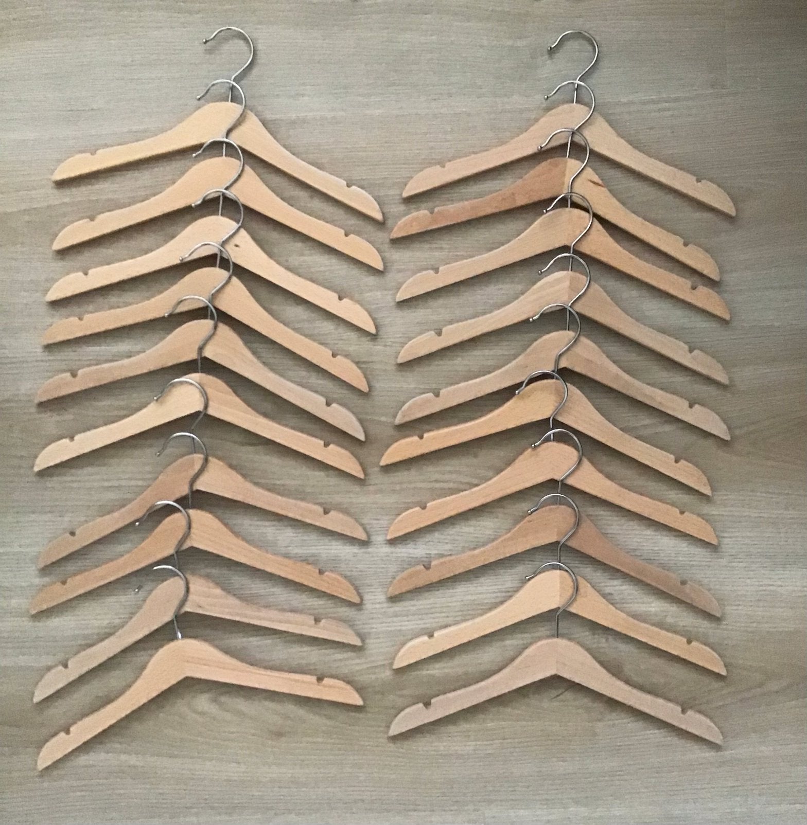 20 houten kinder kledinghangers, Kleding | Dames, Kledinghangers, Zo goed als nieuw, Hout, Kinderen, Ophalen of Verzenden