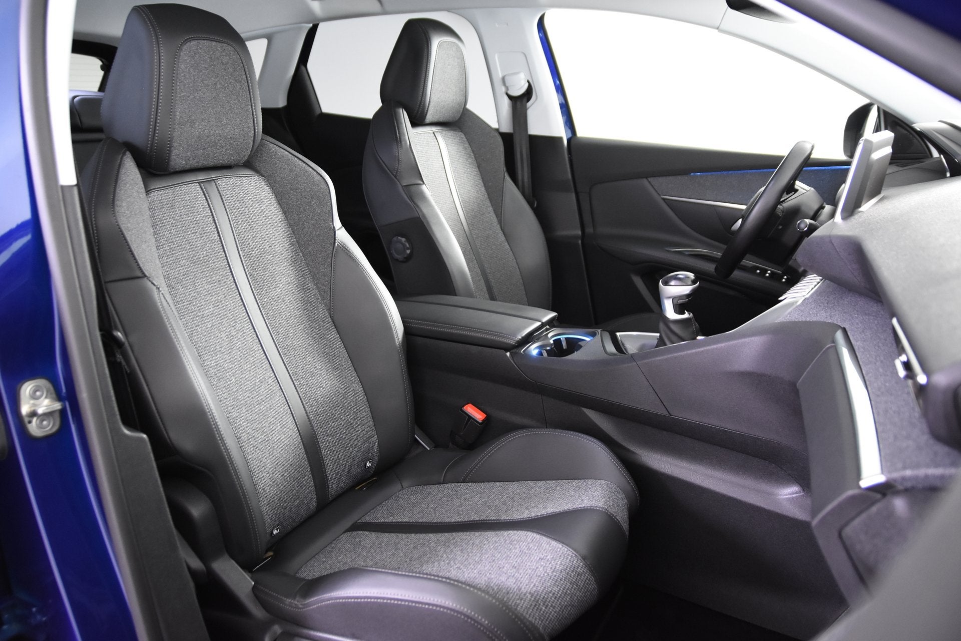 Peugeot 3008 Allure 130 *1ste Eigenaar*Leer*Navigatie*PDC*, Auto's, Voorwielaandrijving, Gebruikt, 1199 cc, Blauw
