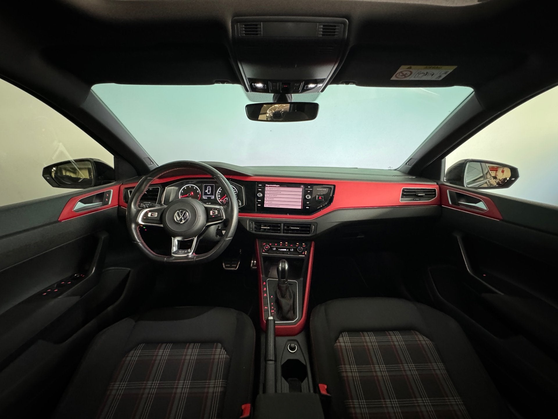 Volkswagen Polo 2.0 TSI GTI Pano|CarPlay|Beats|Stoelverwarmi, Stof, Gebruikt, 4 cilinders, 1984 cc