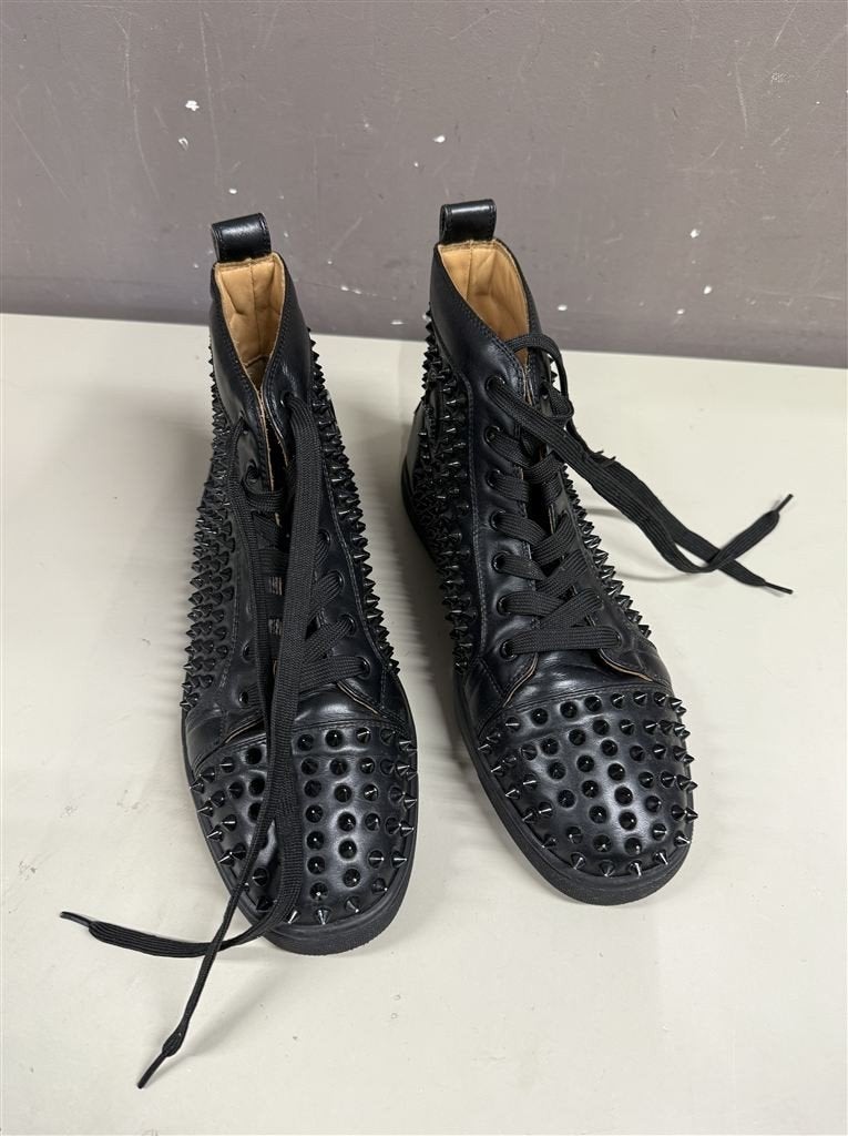 Christian Louboutin Spike High Tops 42 UK8, Kleding | Heren, Schoenen, Ophalen of Verzenden, Zo goed als nieuw, Zwart