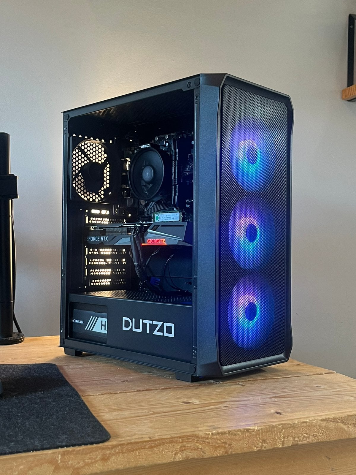 Foto 2 van Gaming PC | RTX 3060 TI | R7 3800X | 16GB | M.2 SSD