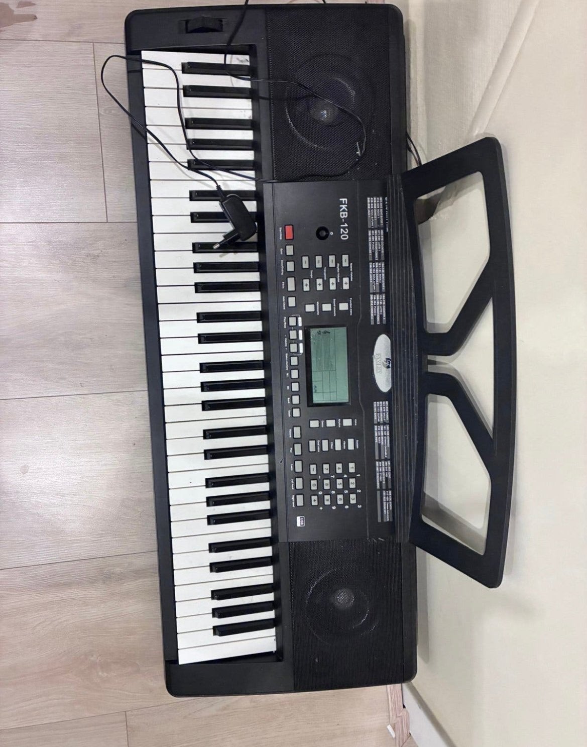Fazley FKB-120 keyboard incl adapter + muziekstandaard, Ophalen, Zo goed als nieuw, 61 toetsen, Overige merken