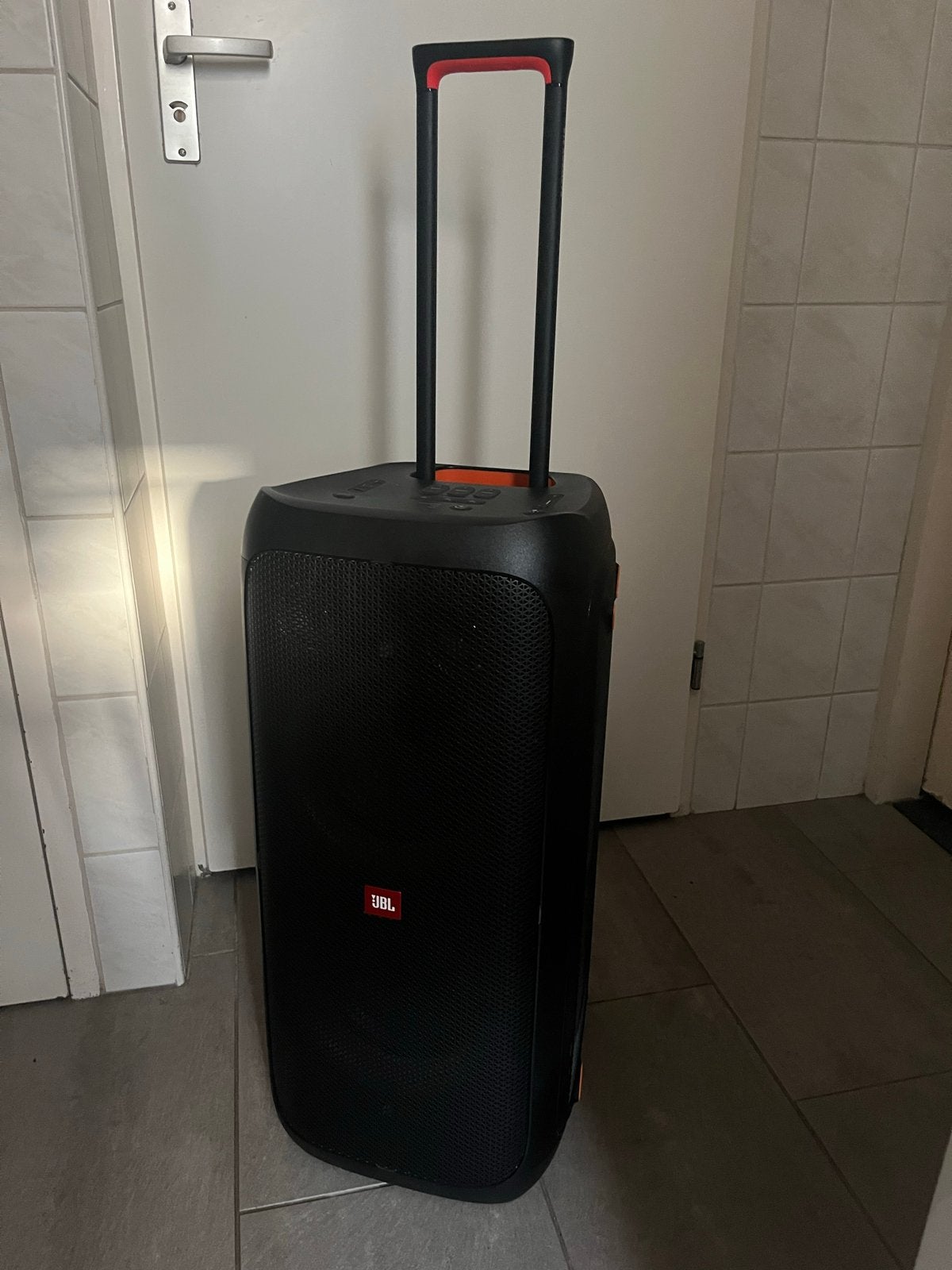 JBL Partybox 310 - Krachtige Draagbare Party Speaker, Audio, Tv en Foto, Luidsprekers, Gebruikt, Party speaker, 150 watt of meer