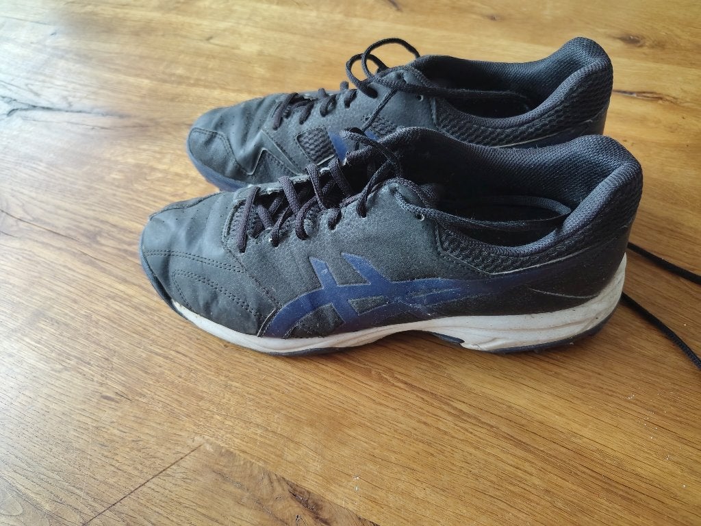 Kunstgras schoenen Asics maat 44, Ophalen of Verzenden, Zo goed als nieuw, Schoenen
