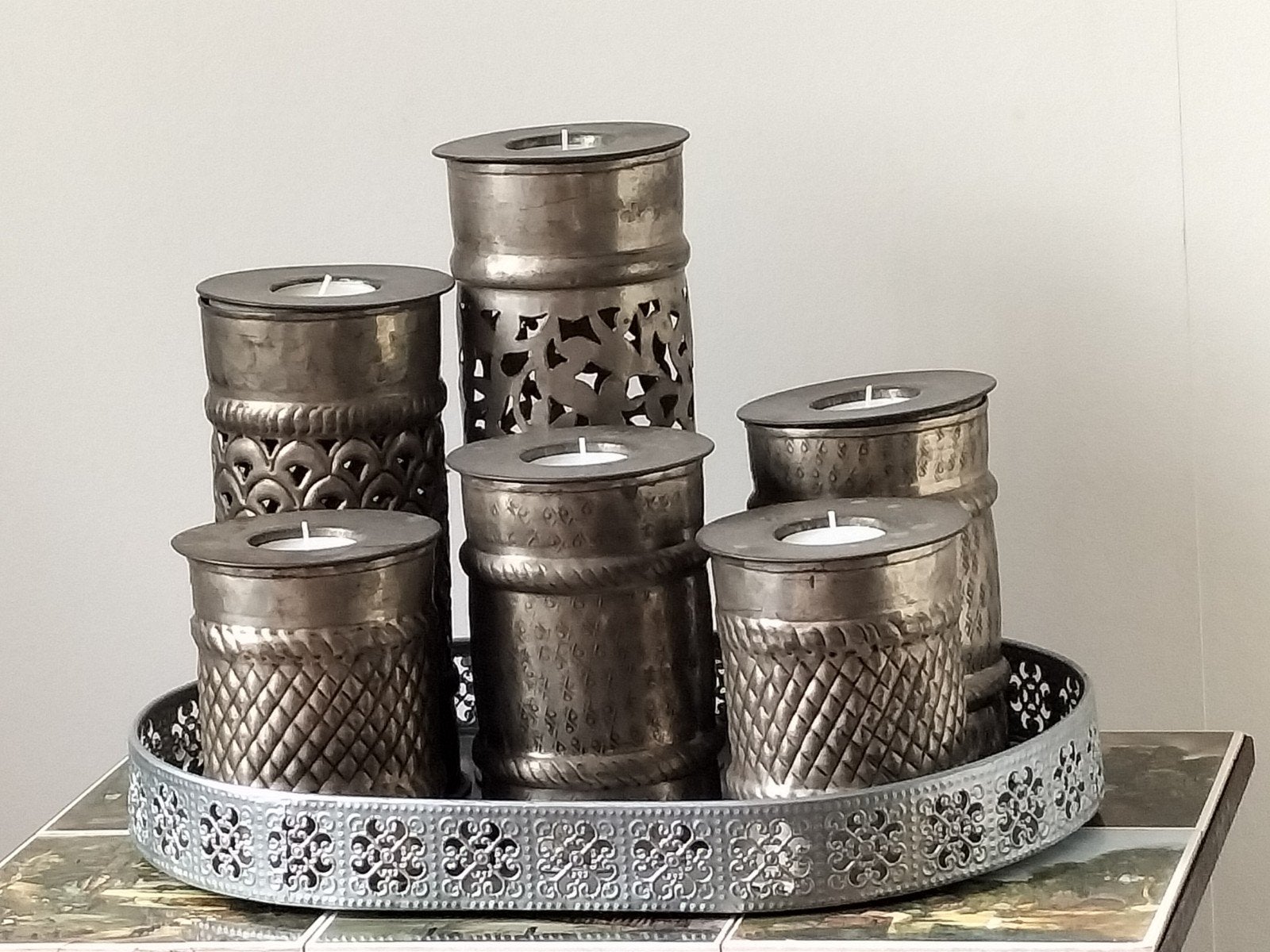 Set van 6 metalen theelichthouders op dienblad, Huis en Inrichting, Woonaccessoires | Kandelaars en Kaarsen, Ophalen, Zilver, Metaal