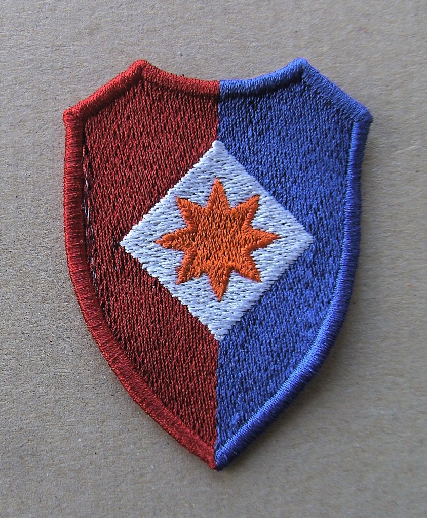 DT2000 embleem  -  Staf 1e Legerkorps, Ophalen of Verzenden, Landmacht, Nederland, Embleem of Badge