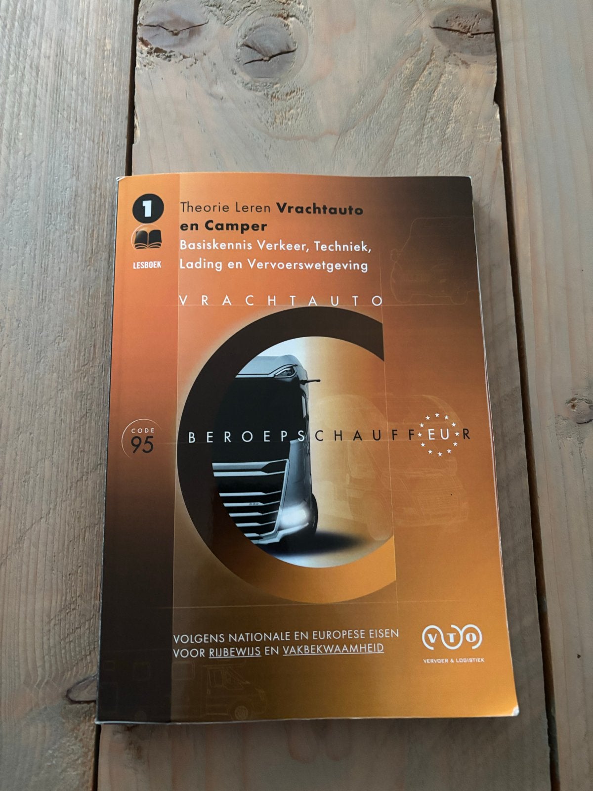 VTO Theorie Leren Vrachtauto en Camper Lesboek, Ophalen of Verzenden, Zo goed als nieuw, Niet van toepassing