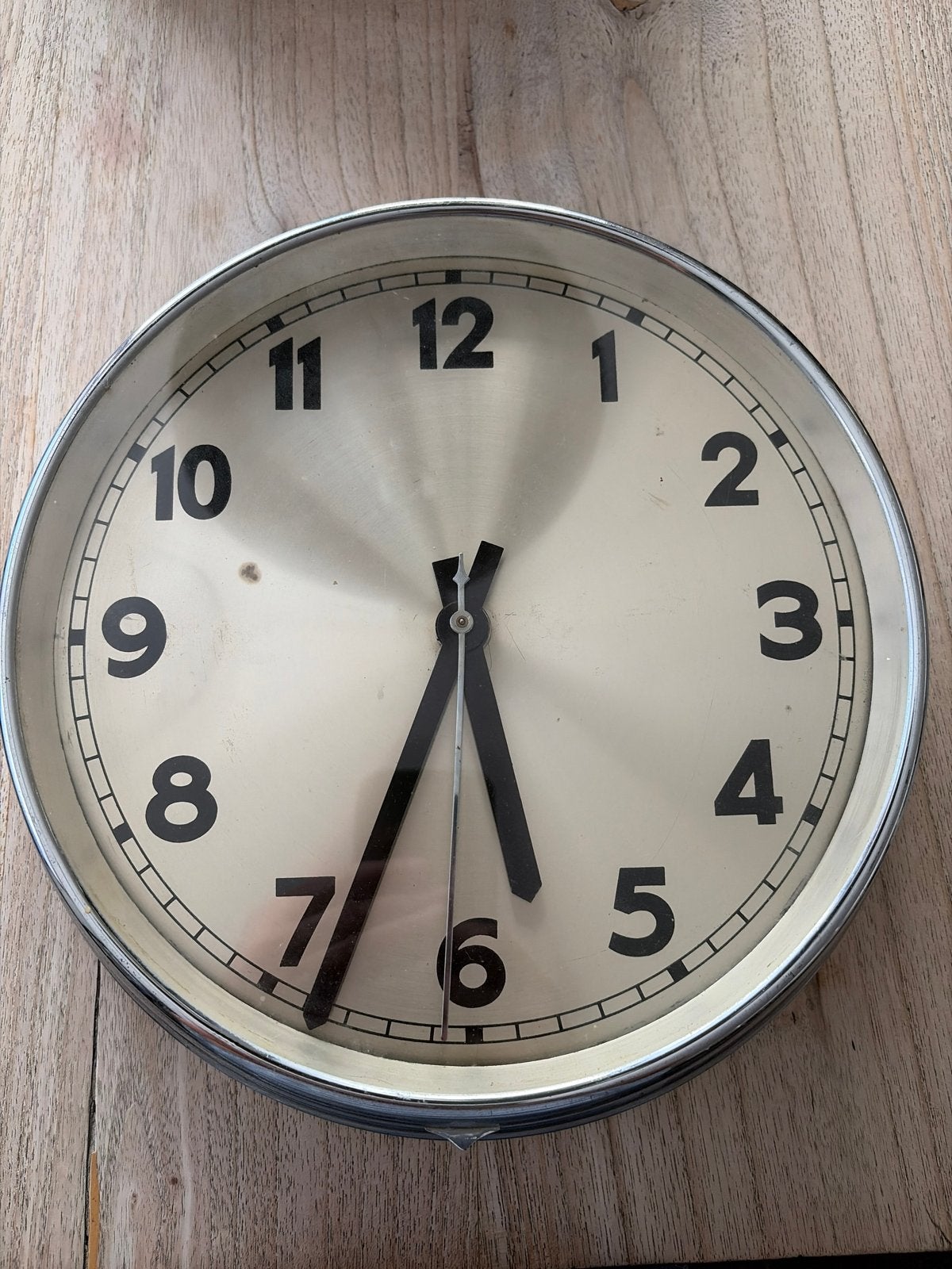 Vintage wandklok met chromen rand, Ophalen, Gebruikt, Wandklok
