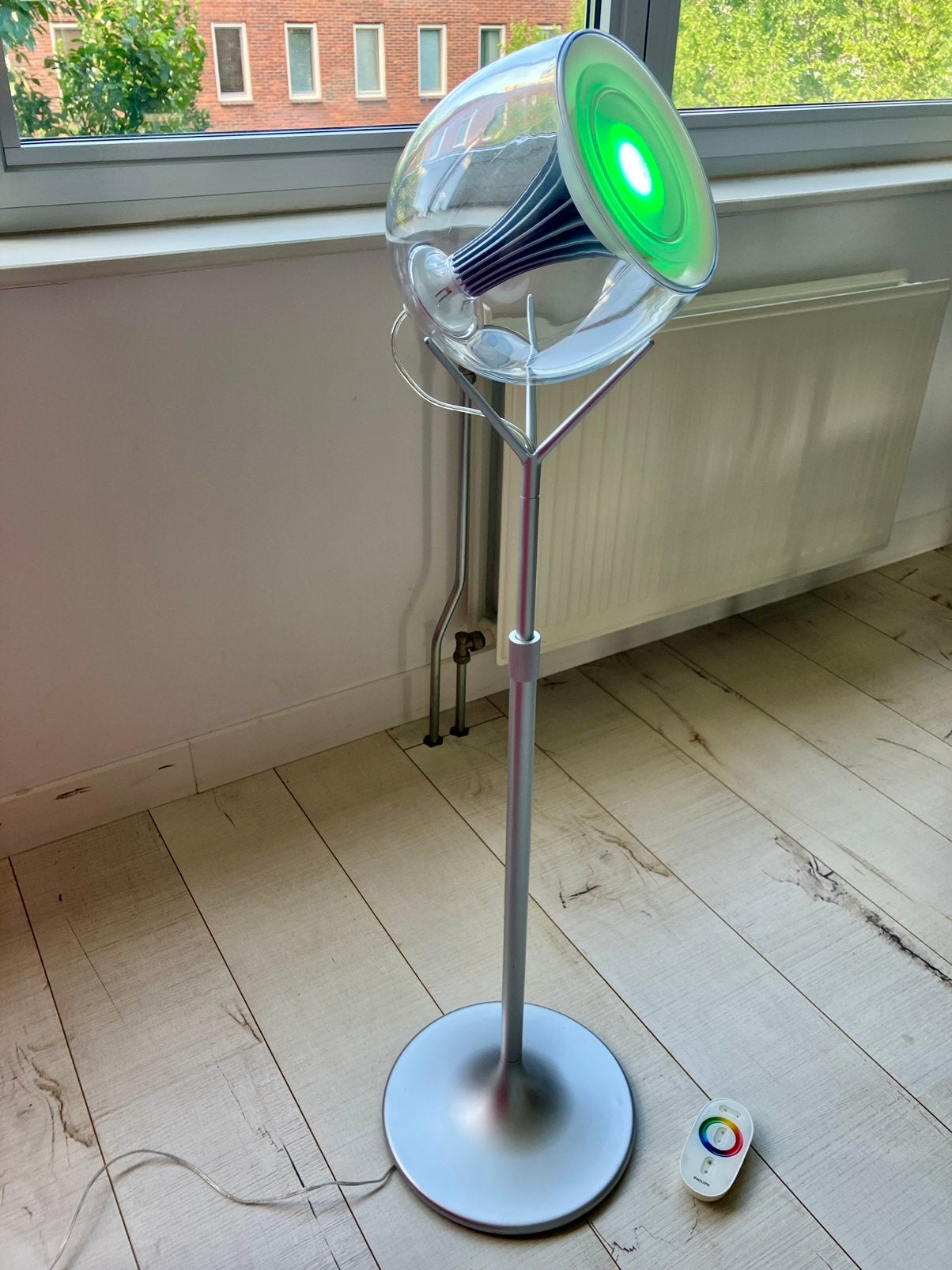 Philips - LivingColors Gen 2 op verstelbare voet, Ophalen, New vintage, Zo goed als nieuw, Minder dan 100 cm