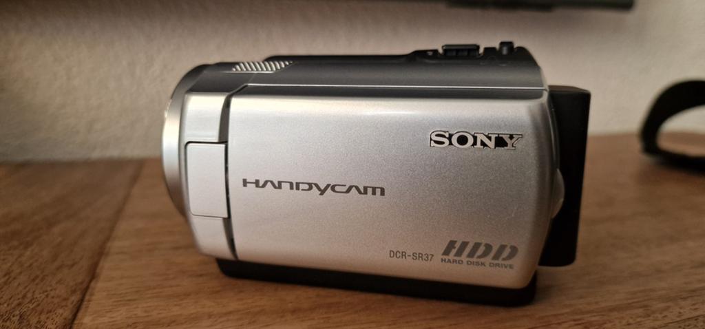 Sony handycam DCR-SR37 met 60gb hdd, Ophalen, Zo goed als nieuw, Sony, 20x of meer